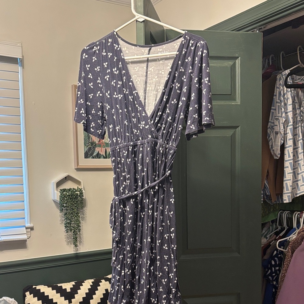 Ingrid by Ingrid & Isabel navy maternity romper small